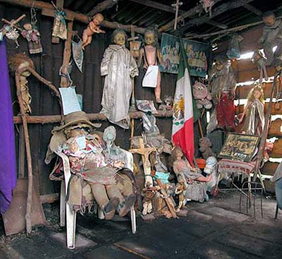 http://reho.st/4.bp.blogspot.com/_qCGlSW0uFls/TBhUtF_JFYI/AAAAAAAAAkQ/7A0W3vAu9F0/s400/isla_munecas2.jpg