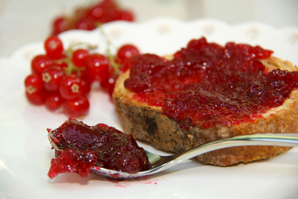 http://reho.st/a141.idata.over-blog.com/600x399/4/97/39/22/Confitures/confiture-groseille-4w.jpg