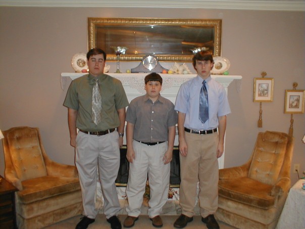 http://reho.st/awkwardfamilyphotos.com/wp-content/uploads/2009/06/josh-eastersunday.jpg