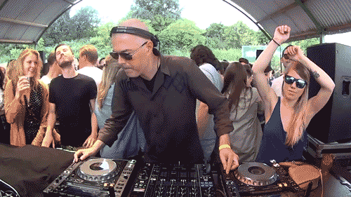 http://reho.st/betcpop.com/wp-content/uploads/2015/01/betcpop-boilerroom-tumblr.gif