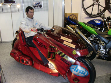 http://reho.st/cache.gizmodo.com/gadgets/images/akira_skooter.jpg
