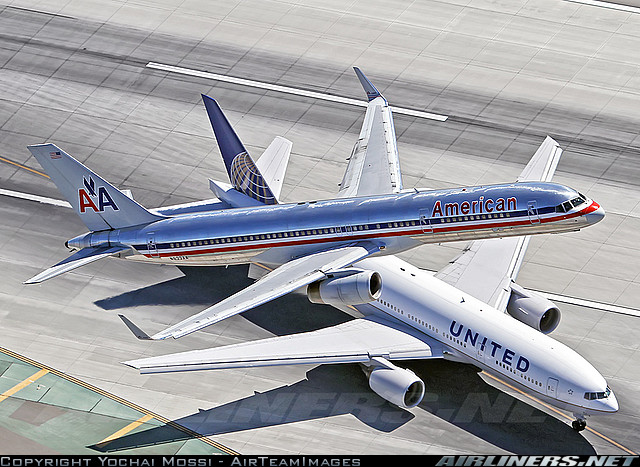 http://reho.st/cdn-www.airliners.net/aviation-photos/middle/4/6/7/2528764.jpg