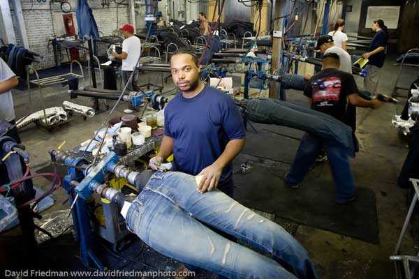 http://reho.st/de.fishki.net/picsw/102008/10/jeans/005_jeans.jpg
