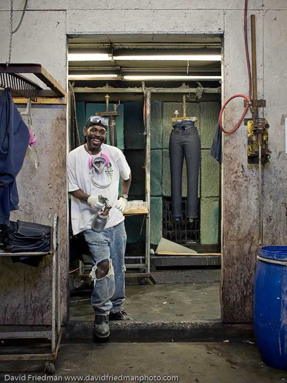 http://reho.st/de.fishki.net/picsw/102008/10/jeans/tn.jpg