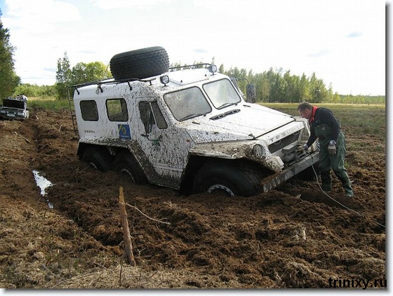 http://reho.st/englishrussia.com/images/new_police_truck/7.jpg