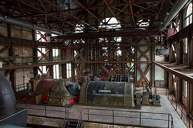 http://reho.st/for91days.com/photos/Istanbul/Santral%c4%b0stanbul%20Power%20Plant/Siemens-In-Istanbul.jpg