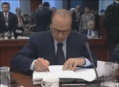 http://reho.st/gif/6c7ac2d5d6026f0f8c9e2213d21b10caa609cfec.gif