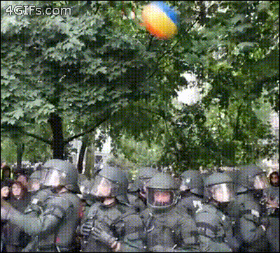 http://reho.st/gif/7aad292e163010f11c6017aa4922ae2365f254ce.gif