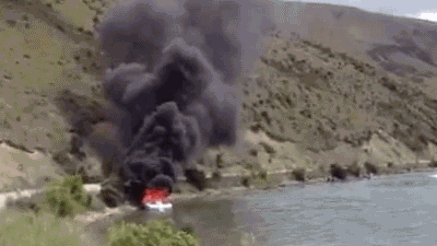 http://reho.st/gif/bea51254bc418774b17d3d25546460875fe7d565.gif