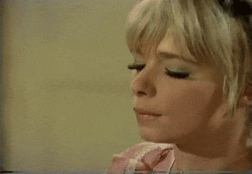 http://reho.st/gif/c59f2924fa7279f0f73aefef5f0b2cd732702a55.gif