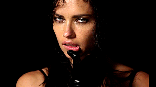 http://reho.st/gif/d2e0d7532daf568014676697a0ecd7f95d7f5eff.gif