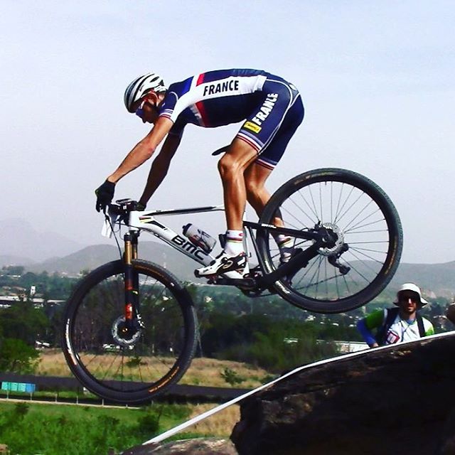 http://reho.st/https://scontent.cdninstagram.com/hphotos-xaf1/t51.2885-15/s640x640/sh0.08/e35/12107670_756056447833079_511128506_n.jpg