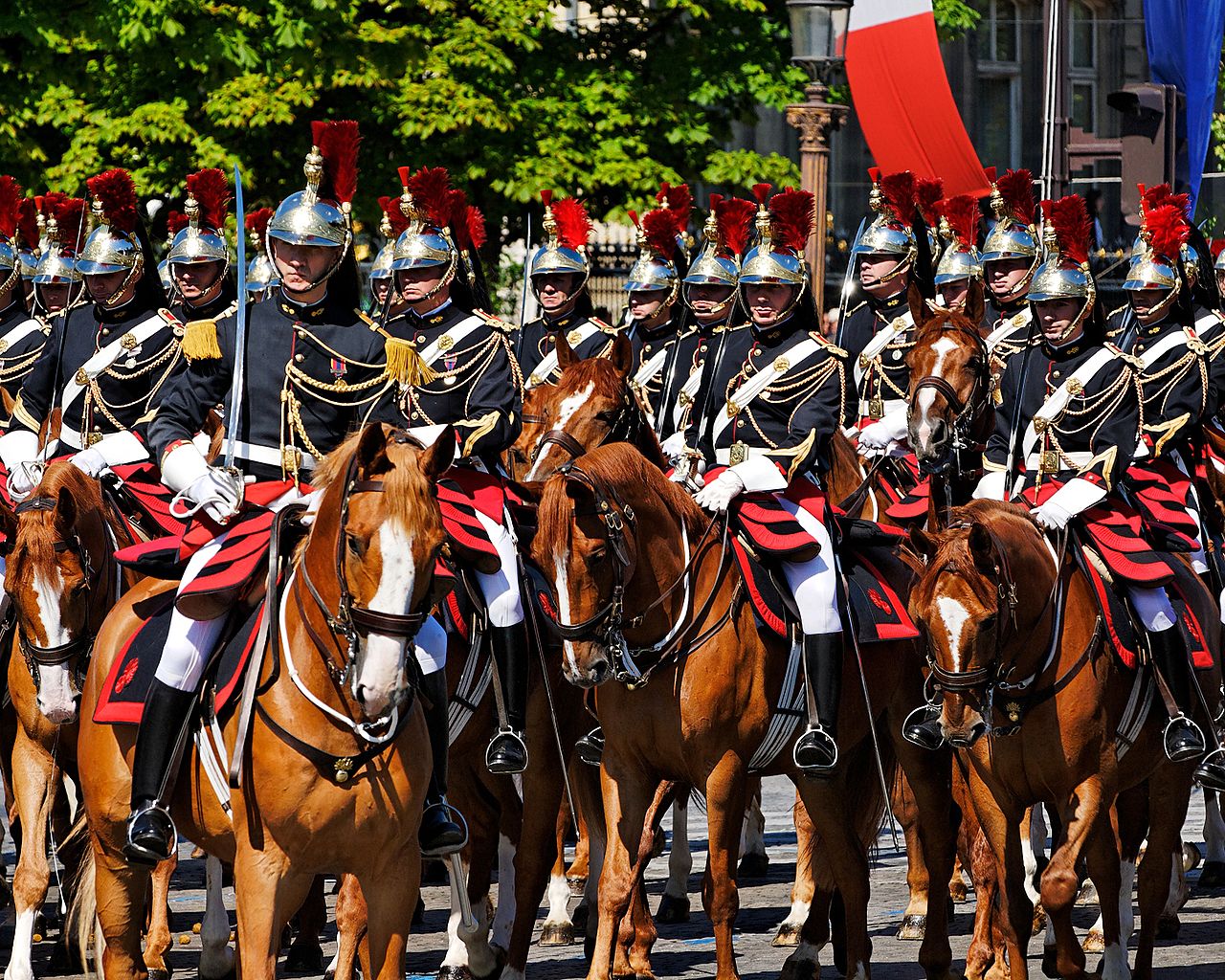 http://reho.st/https://upload.wikimedia.org/wikipedia/commons/thumb/e/e0/Republican_Guard_Cavalry_Regiment_Bastille_Day_2008.jpg/1280px-Republican_Guard_Cavalry_Regiment_Bastille_Day_2008.jpg