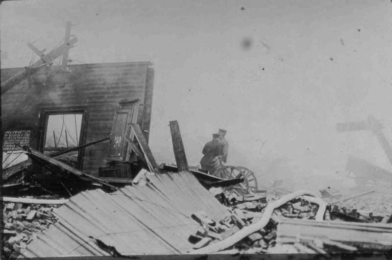 http://reho.st/https://www.njcu.edu/programs/jchistory/Images/B_Images/Black_Tom_Explosion/Black_Tom_F_LSP.jpg