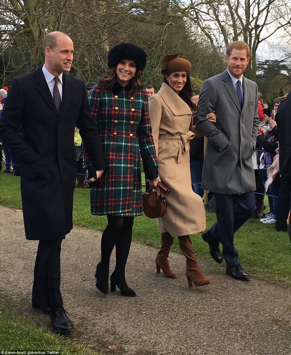 http://reho.st/i.dailymail.co.uk/i/pix/2017/12/25/13/4791545900000578-5211253-image-a-12_1514208389731.jpg