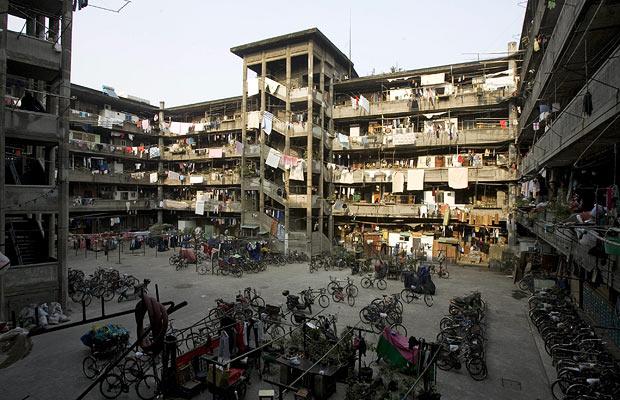 http://reho.st/i.telegraph.co.uk/telegraph/multimedia/archive/01121/china-slum_1121216i.jpg