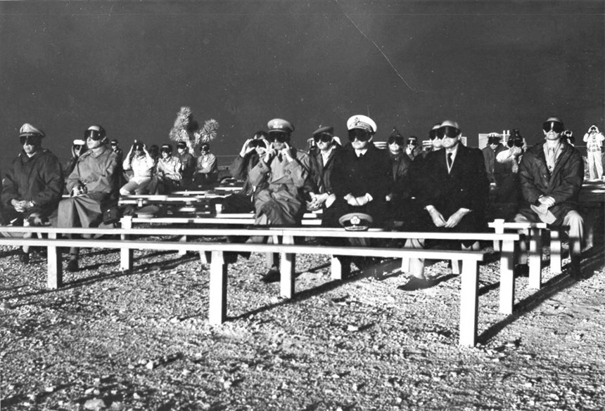 http://reho.st/i2.wp.com/historyinfotos.com/wp-content/uploads/2017/09/the-trinity-test-the-day-the-nuclear-age-began-1945-26.jpg?resize=860%2C585