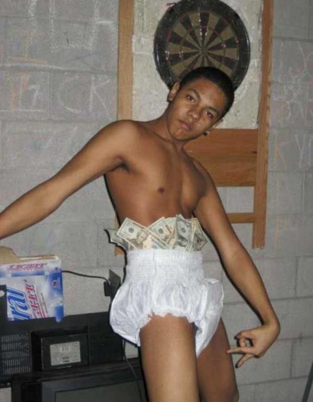 http://reho.st/images.forum-auto.com/mesimages/207775/gangsta-couche.jpg