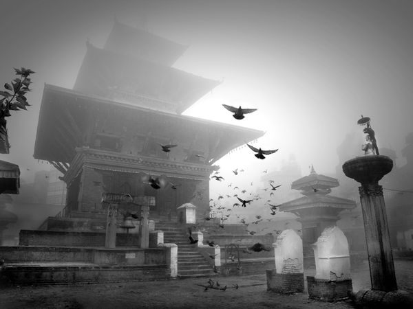 http://reho.st/images.nationalgeographic.com/wpf/media-live/photos/000/272/cache/first-wif-contest-nepal-temple_27211_600x450.jpg