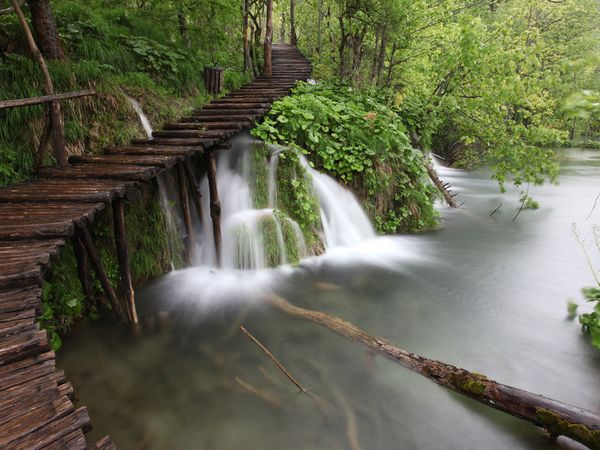 http://reho.st/images.nationalgeographic.com/wpf/media-live/photos/000/272/cache/merit-wif-contest-landscape_27218_600x450.jpg