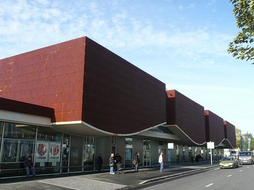 http://reho.st/img.over-blog-kiwi.com/0/75/00/97/20160905/ob_34140b_cinema-liberte-brest-1295440634.jpg
