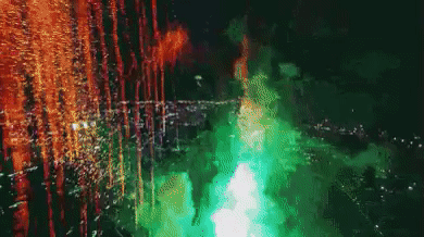 http://reho.st/img15.hostingpics.net/pics/421875fireworks.gif