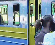 http://reho.st/img593.imageshack.us/img593/1952/descendredutrain.gif