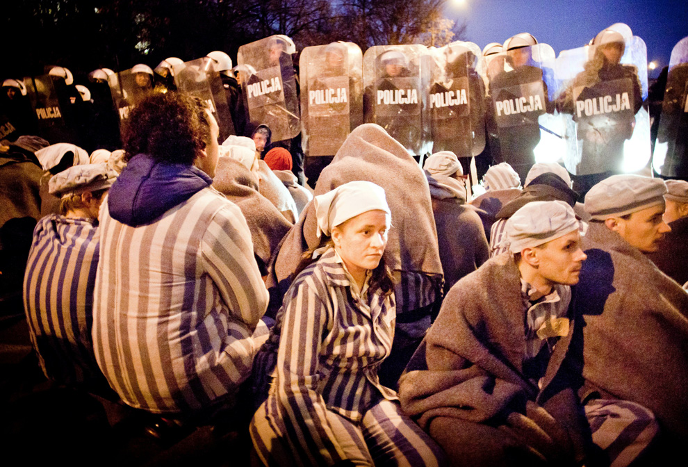http://reho.st/inapcache.boston.com/universal/site_graphics/blogs/bigpicture/protest_11_17/p04_25893123.jpg