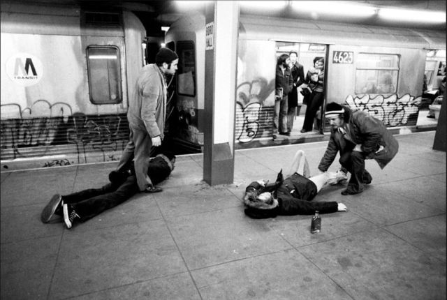 http://reho.st/izismile.com/img/img3/20101105/640/a_subway_evolution_640_105.jpg