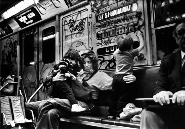 http://reho.st/izismile.com/img/img3/20101105/640/a_subway_evolution_640_109.jpg