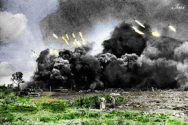 http://reho.st/izismile.com/img/img3/20101119/640/colorful_wwii_640_72.jpg