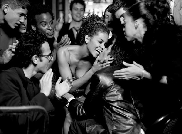 http://reho.st/ljplus.ru/img4/l/i/libertine_69/michel_comte_halle_berry.jpg