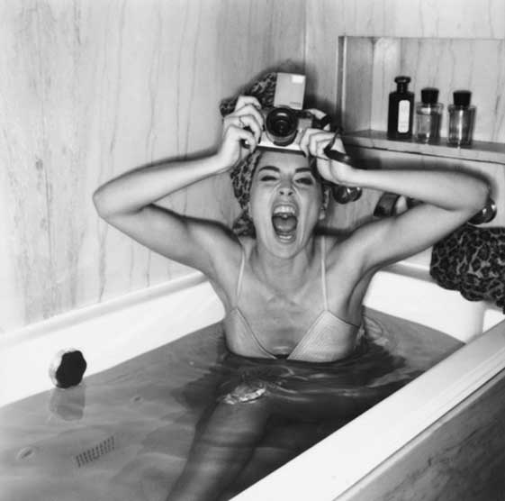 http://reho.st/ljplus.ru/img4/l/i/libertine_69/michel_comte_sharon_stone.jpg