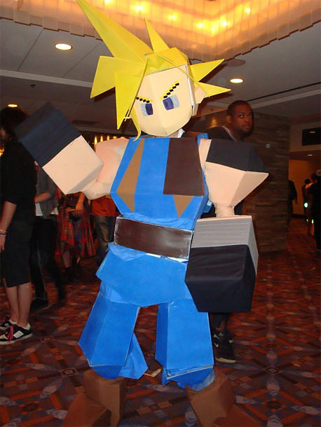 http://reho.st/m1.gamesandgeeks.com/2010/08/cosplay-cloud-final-fantasy-VII.jpg