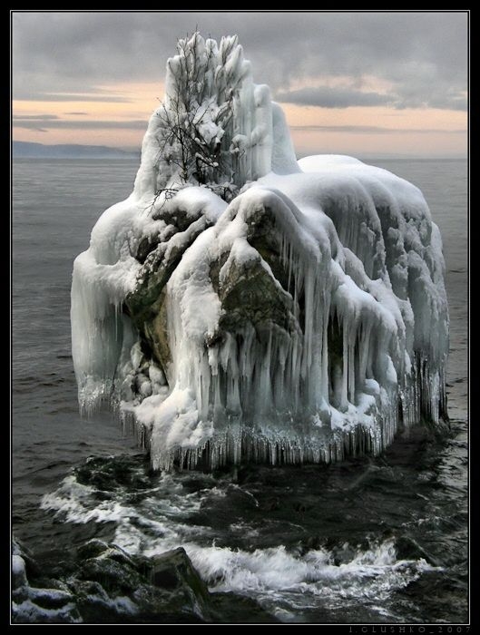 http://reho.st/media.englishrussia.com/new_baikalphotos/Bikal_06.jpg