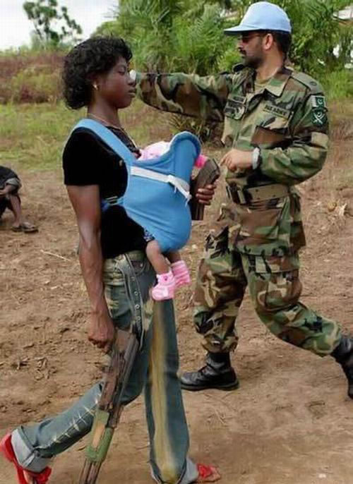 http://reho.st/media1.break.com/dnet/media/2009/1/90%20I%20Also%20Got%20a%20Gun%20and%20a%20Baby.jpg