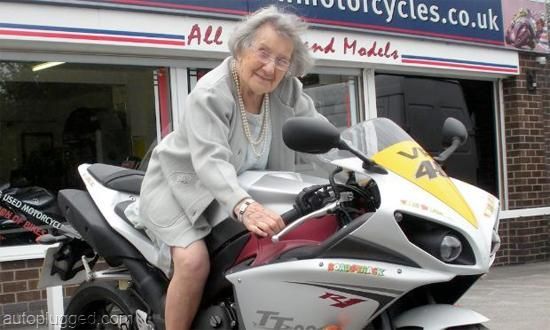 http://reho.st/medium/https://i.pinimg.com/564x/37/87/79/37877986b11b6e282a98178c374f7ab7--biker-chick-funny-stuff.jpg