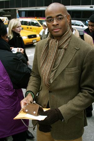 http://reho.st/preview/1.bp.blogspot.com/_qjpwnPW4c1o/SIC2iIqSMZI/AAAAAAAADvI/WZthFi-GaHw/s1600/Sixth-Ave.jpg