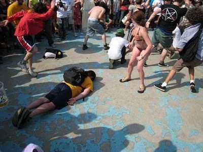 http://reho.st/preview/2.bp.blogspot.com/_mmBw3uzPnJI/Sy_XgZmX9eI/AAAAAAAA7wM/16gtSUsMCfs/s400/signs_you_drank_too_much_41.jpg