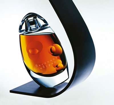http://reho.st/preview/3.bp.blogspot.com/_6fkfmUnxrV0/Sd3m_yysboI/AAAAAAAABUA/MDc-wQj4hEA/s400/Hennessy+Ellipse+Cognac+Bottle.jpg