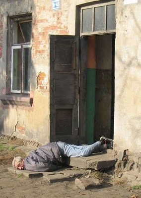 http://reho.st/preview/4.bp.blogspot.com/_mmBw3uzPnJI/Sy_X7B8Cc9I/AAAAAAAA7xM/1SMctESUxxo/s400/signs_you_drank_too_much_33.jpg
