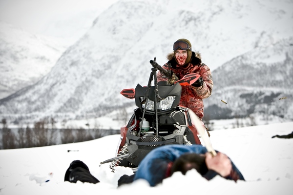 http://reho.st/preview/bitcast-a.bitgravity.com/slashfilm/images/DeadSnow4.jpg