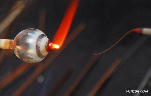 http://reho.st/preview/excellentpix.com/files/funzug/imgs/crazypics/make_artificial_eye_07.jpg