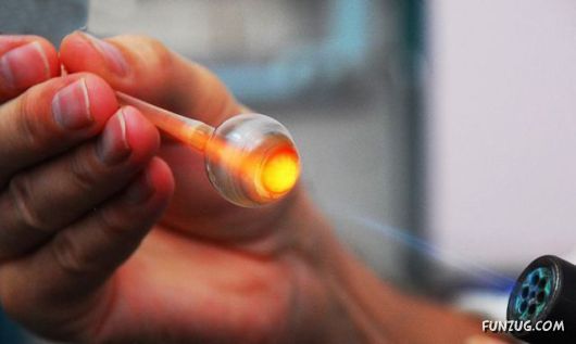 http://reho.st/preview/excellentpix.com/files/funzug/imgs/crazypics/make_artificial_eye_08.jpg