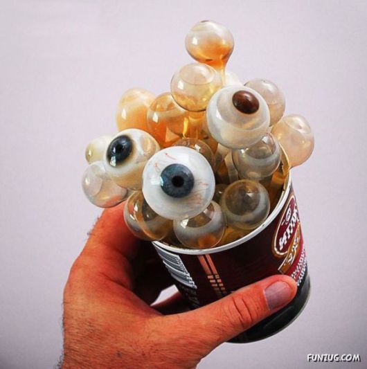 http://reho.st/preview/excellentpix.com/files/funzug/imgs/crazypics/make_artificial_eye_11.jpg