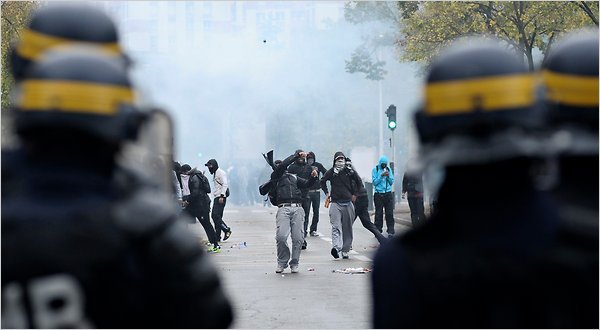 http://reho.st/preview/graphics8.nytimes.com/images/2010/10/20/world/20francespan-cnd/20francespan-cnd-articleLarge.jpg