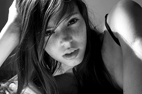 http://reho.st/preview/img.ffffound.com/static-data/assets/6/c87191d2f3a9ad4ef6510c829ec434e1a01cccb8_m.jpg