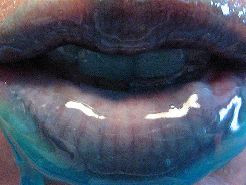 http://reho.st/preview/img.ffffound.com/static-data/assets/6/cbc54e2bcd0562464037b6291307e7f43dd73955_m.jpg