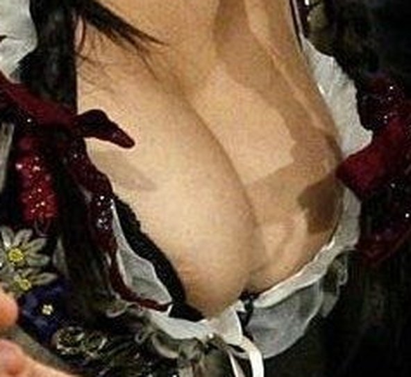 http://reho.st/preview/img296.imageshack.us/img296/1825/bigboobsif2.jpg