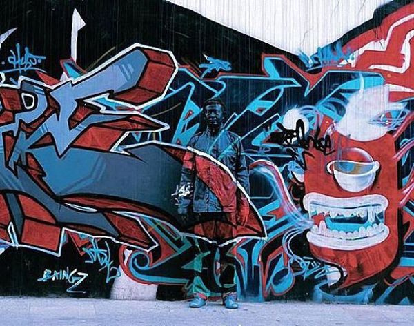 http://reho.st/preview/izismile.com/img/img3/20101026/640/chameleonman_640_05.jpg